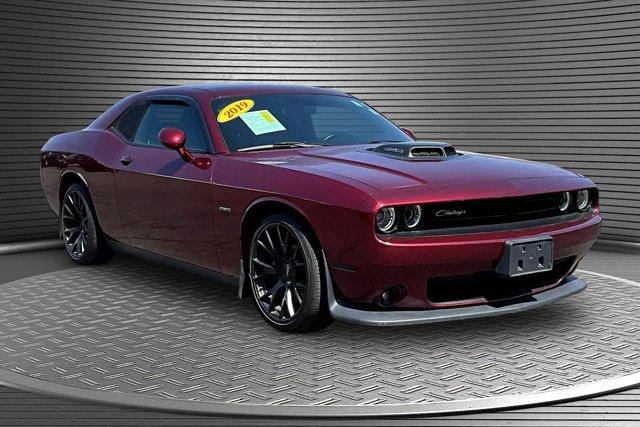 Octane Red Pearlcoat 2019 Dodge Challenger R/T RWD Coupe Rear-Wheel Drive 8-Speed Automatic Overdrive