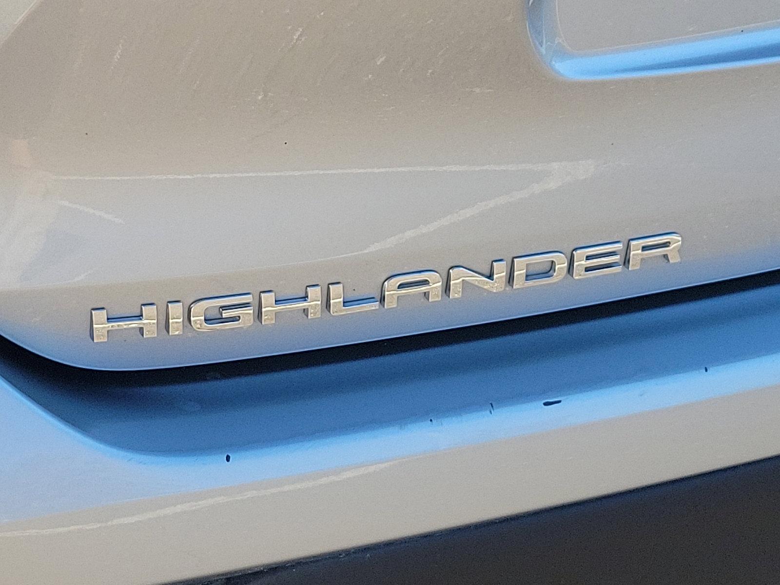 2023 Toyota Highlander Vehicle Photo in Trevose, PA 19053