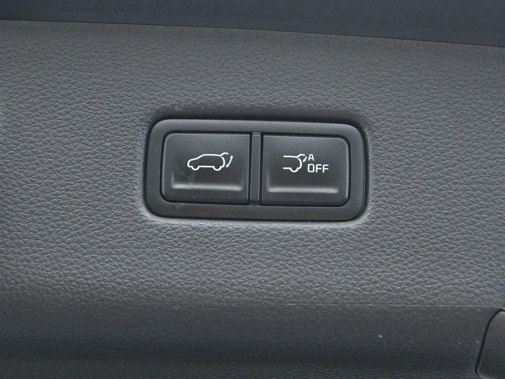 2024 Kia Carnival Vehicle Photo in Cedar Rapids, IA 52402