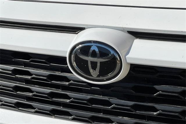 2022 Toyota RAV4 XLE photo 46