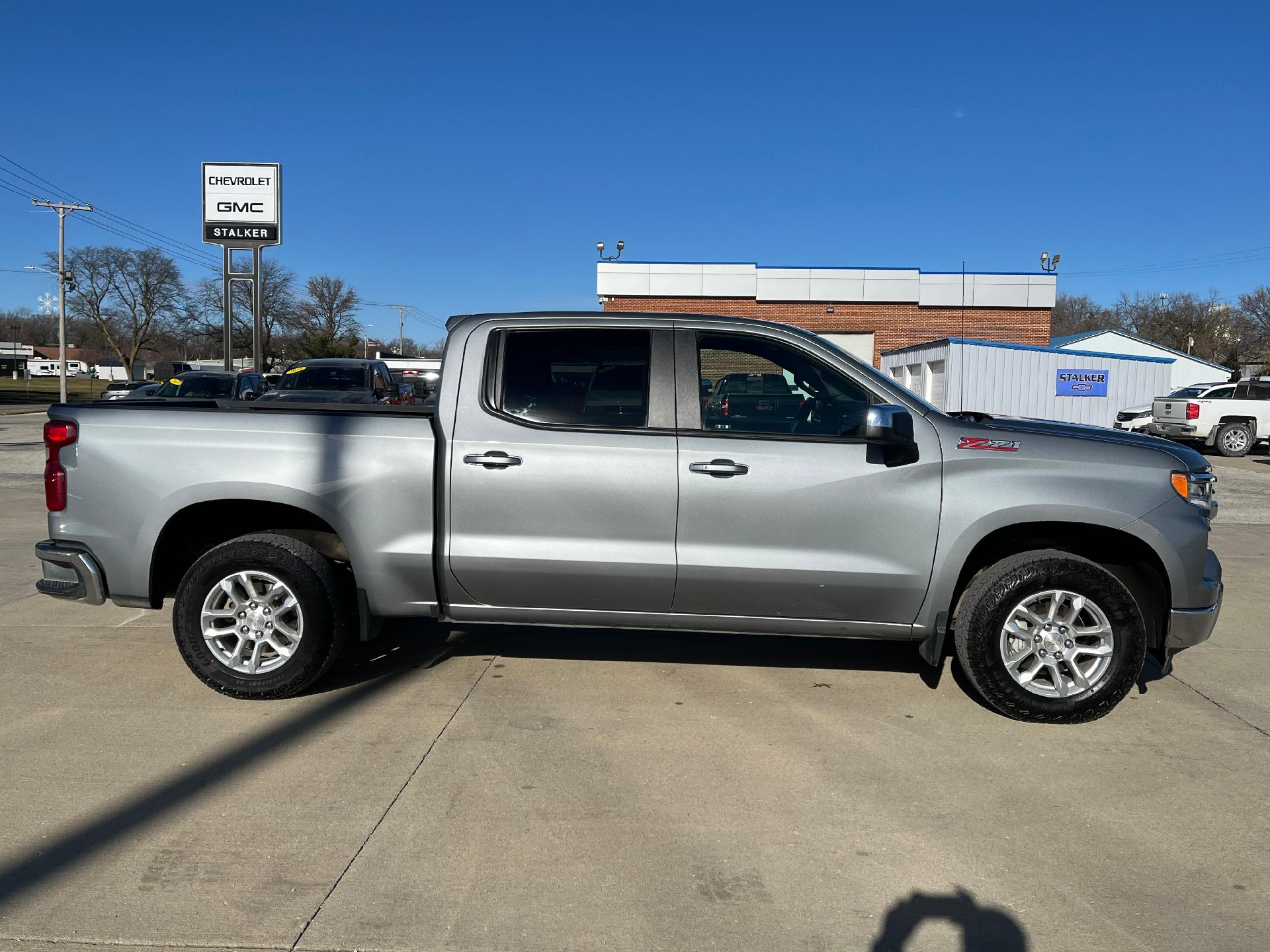 Certified 2024 Chevrolet Silverado 1500 LT with VIN 1GCUDDED9RZ168575 for sale in Creston, IA