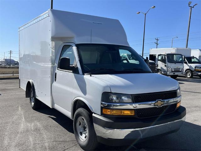 2025 Chevrolet Express Cutaway 3500 Vehicle Photo in ALCOA, TN 37701-3235