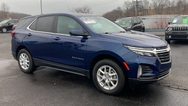 2022 Chevrolet Equinox Vehicle Photo in MOON TOWNSHIP, PA 15108-2571