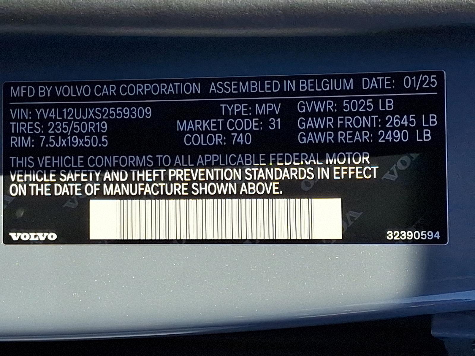 2025 Volvo XC40 Vehicle Photo in Trevose, PA 19053