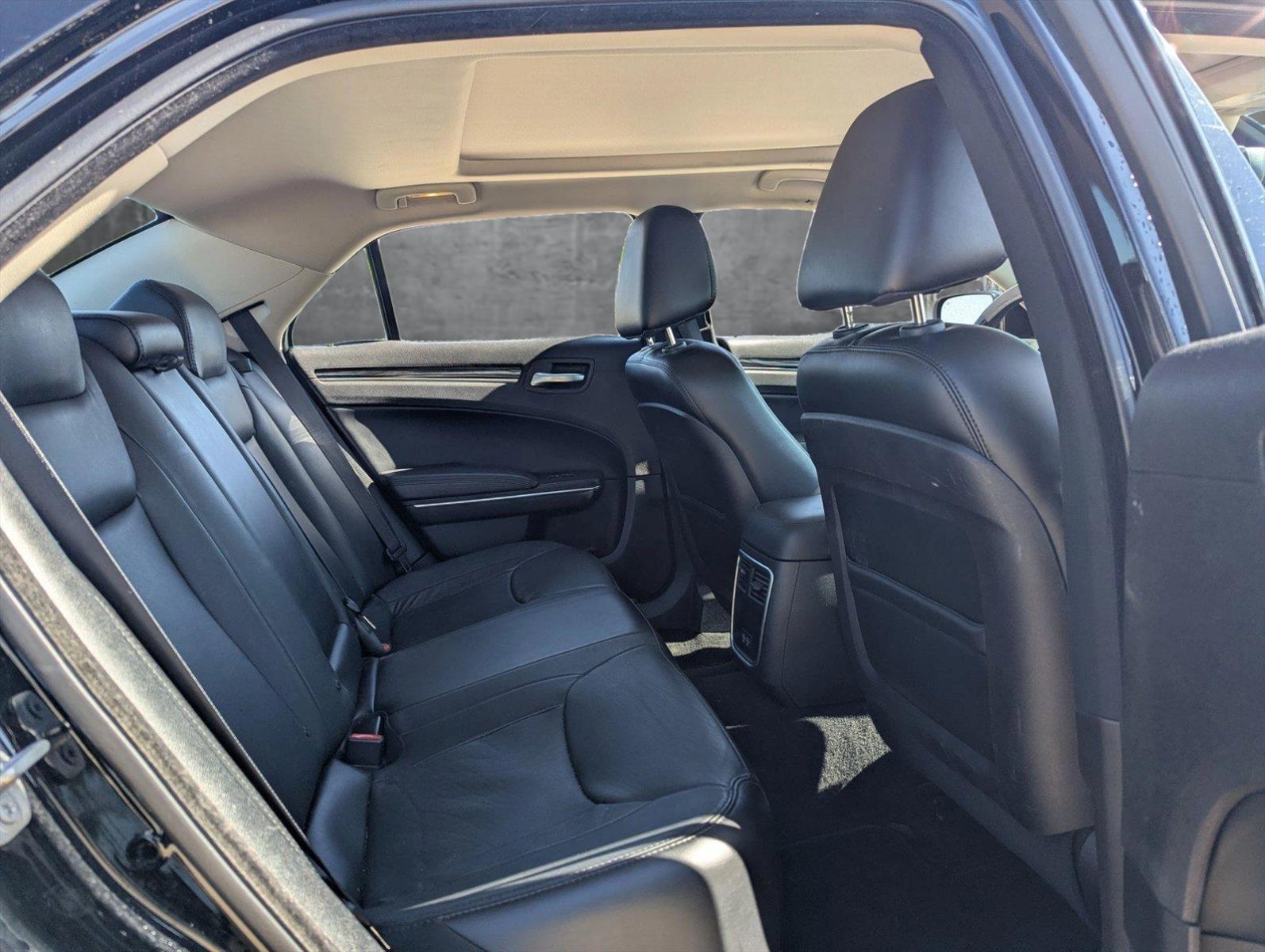 2016 Chrysler 300 Vehicle Photo in CORPUS CHRISTI, TX 78412-4902