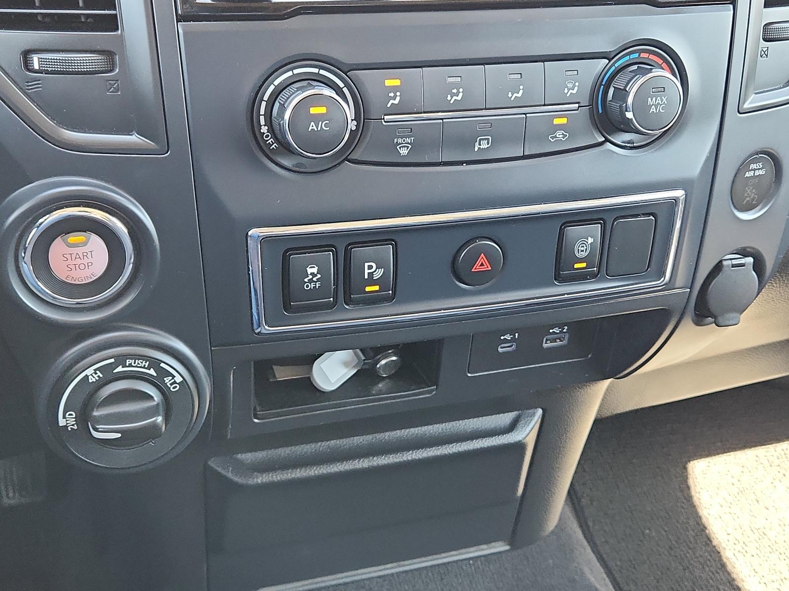2023 Nissan Titan Vehicle Photo in Albuquerque, NM 87110