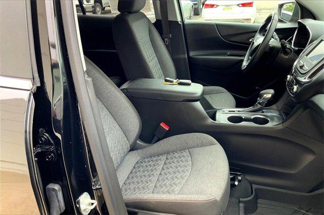 2022 Chevrolet Equinox Vehicle Photo in TOPEKA, KS 66609-0000