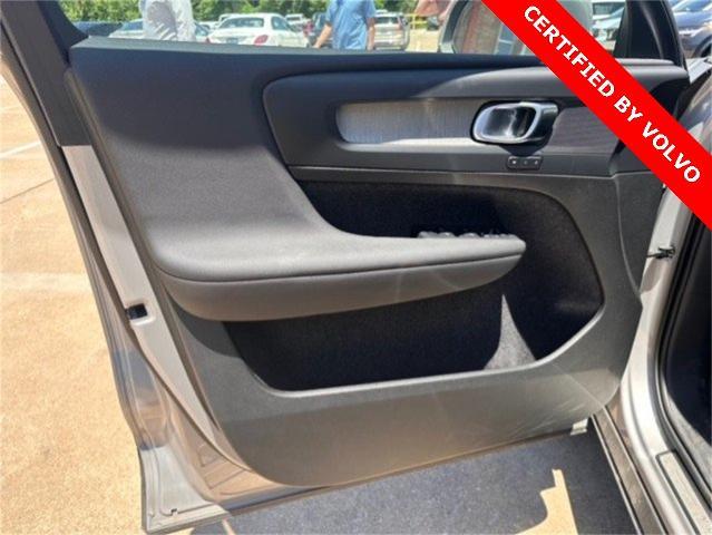 2025 Volvo XC40 Vehicle Photo in Houston, TX 77007