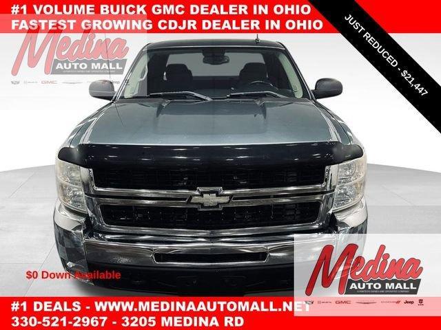 2008 Chevrolet Silverado 2500 HD Vehicle Photo in MEDINA, OH 44256-9631
