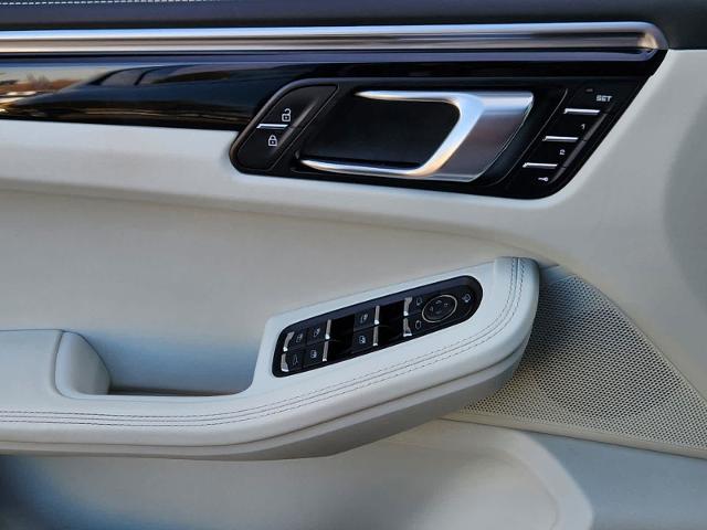 2022 Porsche Macan Vehicle Photo in GRAPEVINE, TX 76051