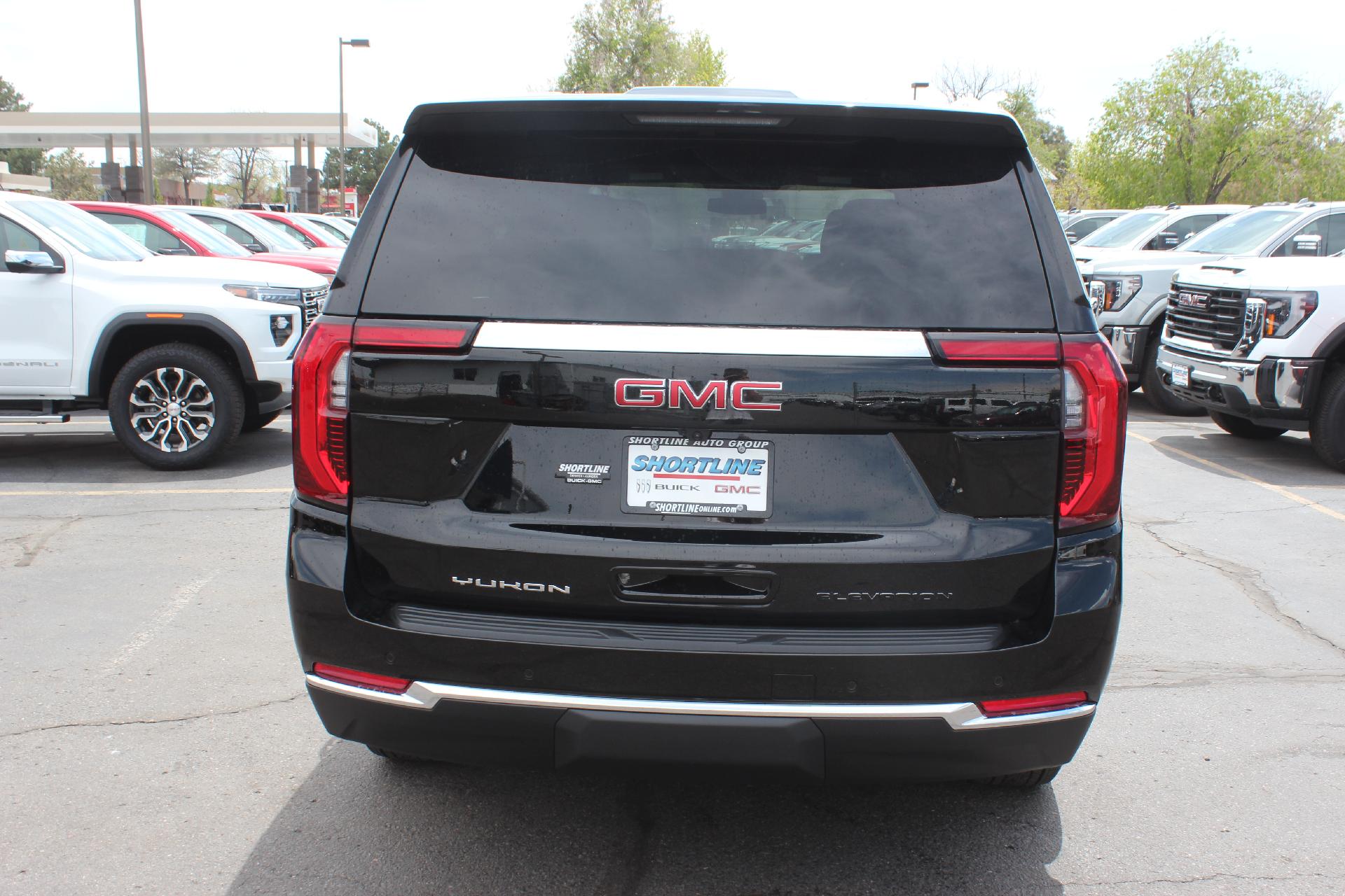 2025 GMC Yukon Vehicle Photo in AURORA, CO 80012-4011