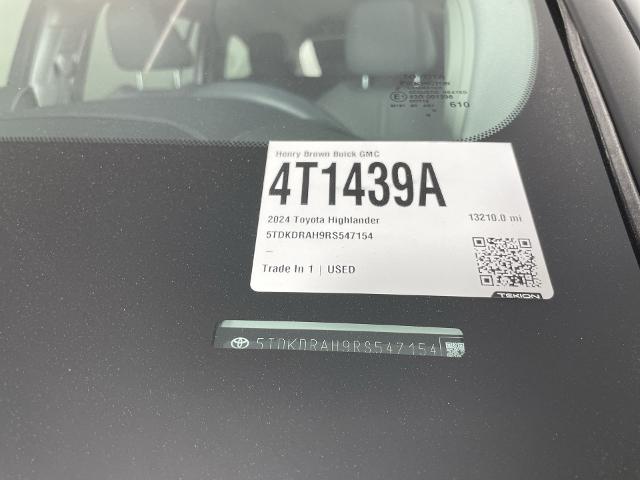2024 Toyota Highlander Vehicle Photo in GILBERT, AZ 85297-0402
