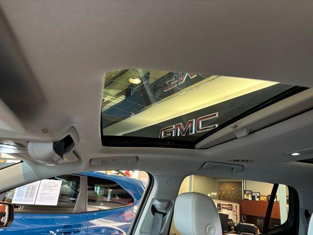 2023 GMC Acadia Vehicle Photo in Pleasant Hills, PA 15236