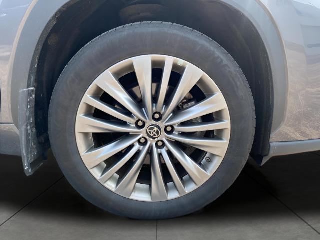 2022 Toyota Highlander Vehicle Photo in APPLETON, WI 54914-8833