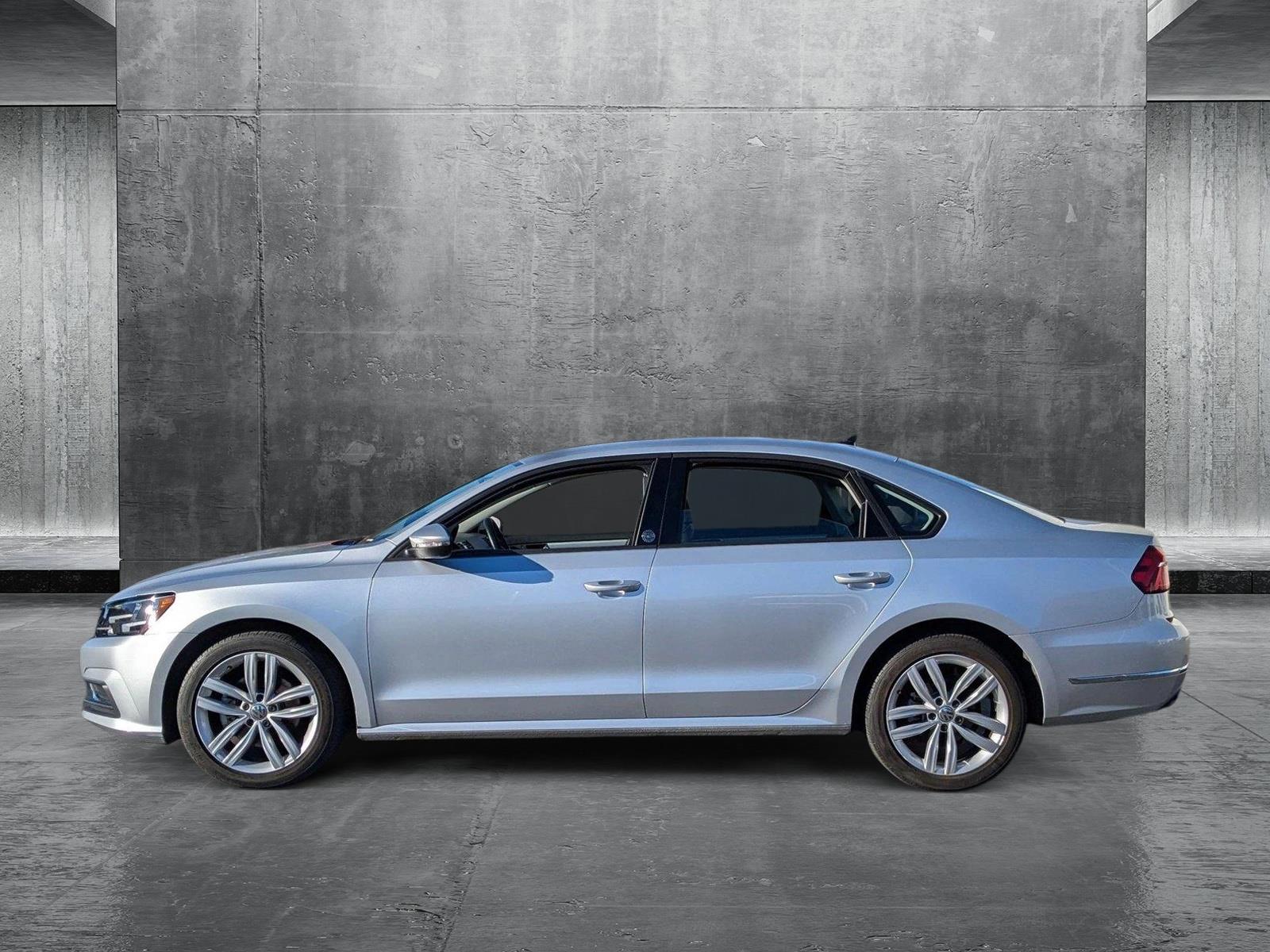 2019 Volkswagen Passat Vehicle Photo in VALENCIA, CA 91355-1705