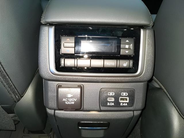 2025 Subaru Ascent Vehicle Photo in Green Bay, WI 54304