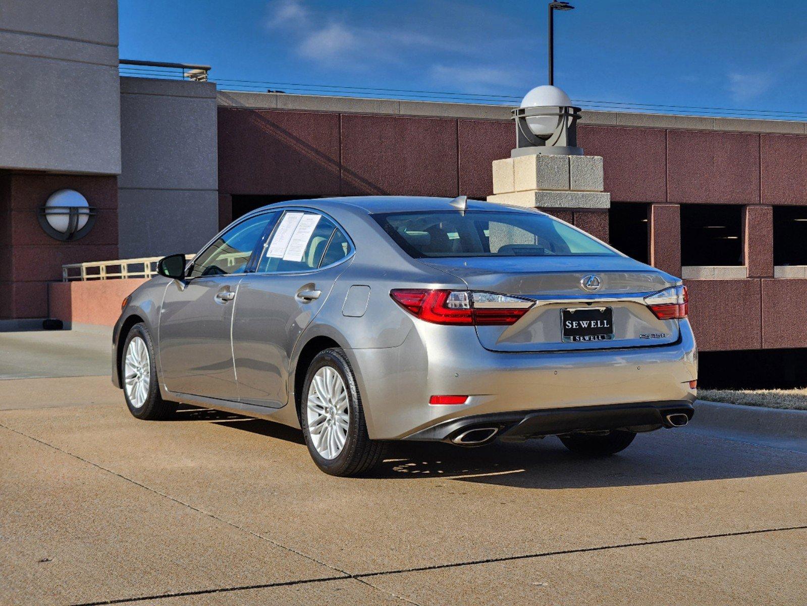 2017 Lexus ES 350 Vehicle Photo in PLANO, TX 75024