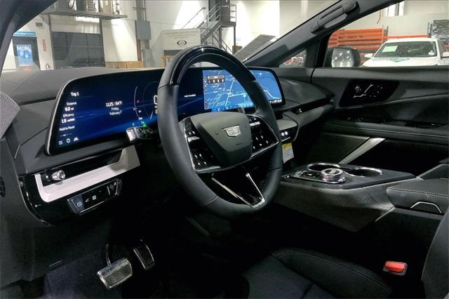 2025 Cadillac OPTIQ Vehicle Photo in KANSAS CITY, MO 64114-4545