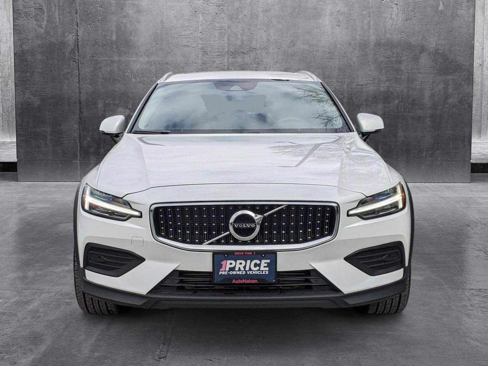 2020 Volvo V60 Cross Country Vehicle Photo in Cockeysville, MD 21030
