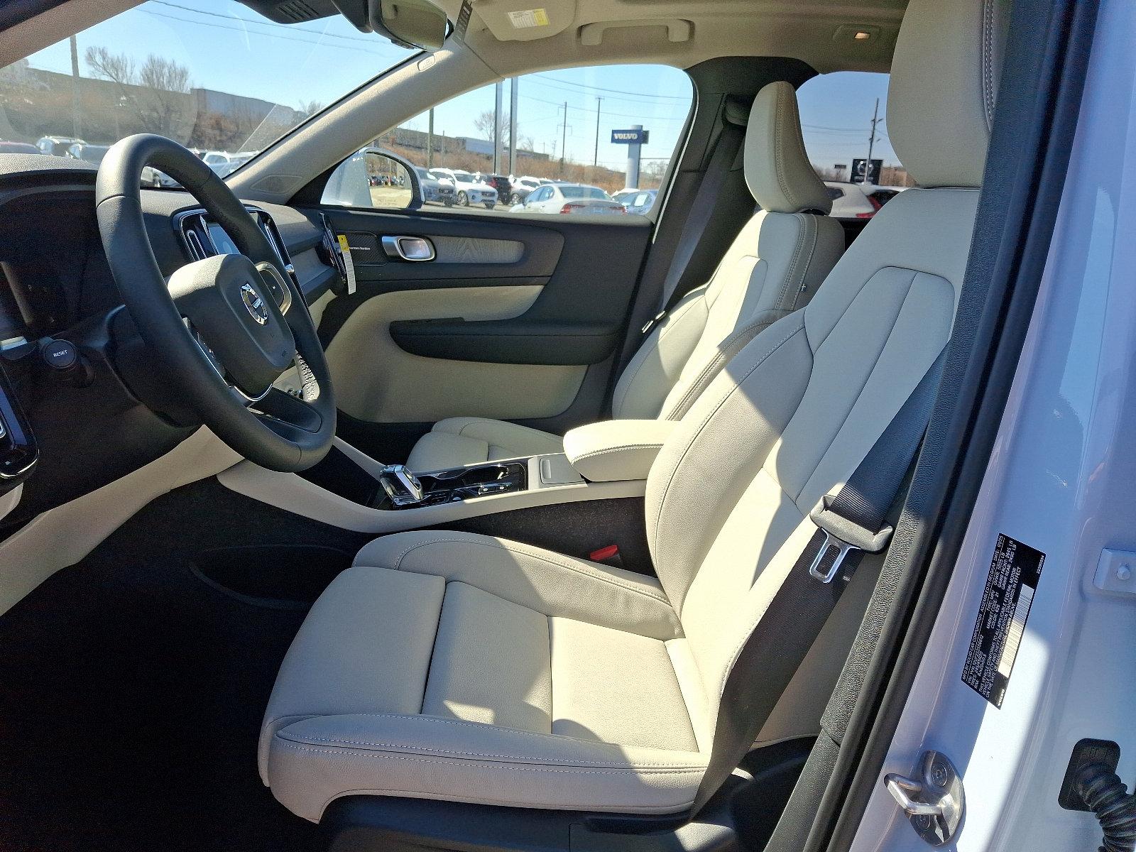2025 Volvo XC40 Vehicle Photo in Trevose, PA 19053