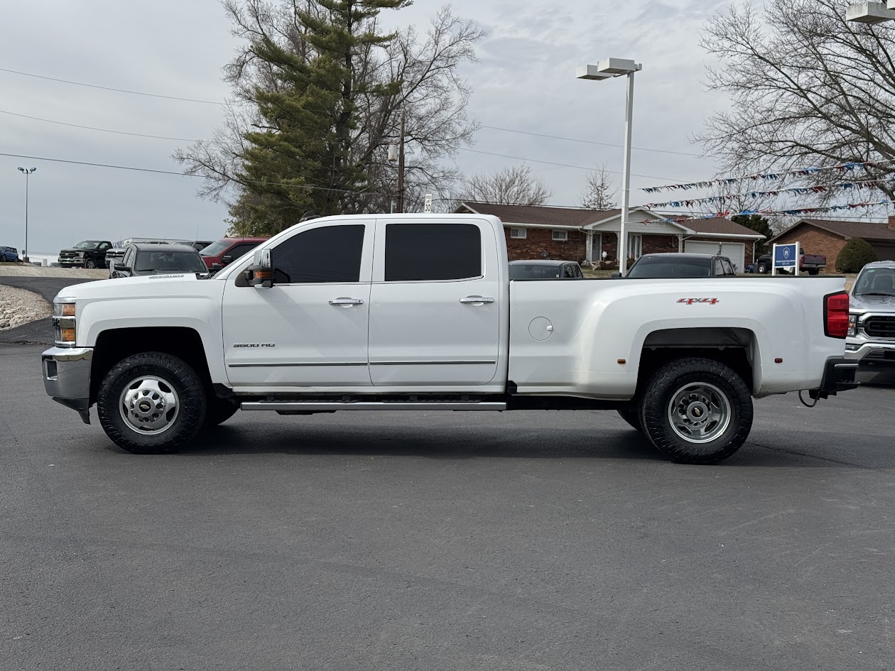 2016 Chevrolet Silverado 3500HD Vehicle Photo in BOONVILLE, IN 47601-9633