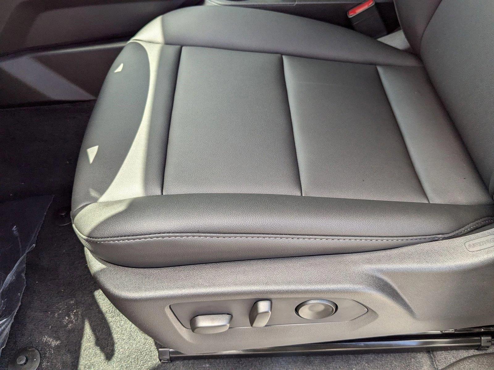 2025 Chevrolet Colorado Vehicle Photo in MIAMI, FL 33134-2699