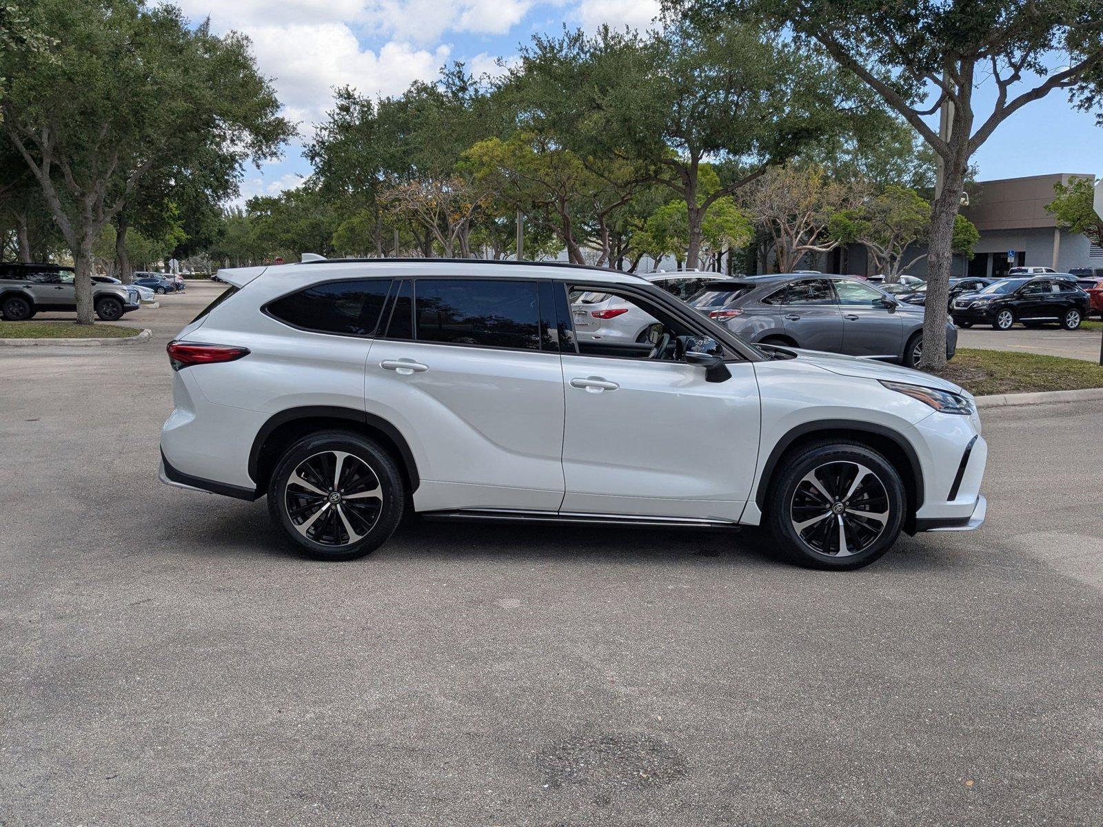 2022 Toyota Highlander Vehicle Photo in West Palm Beach, FL 33417