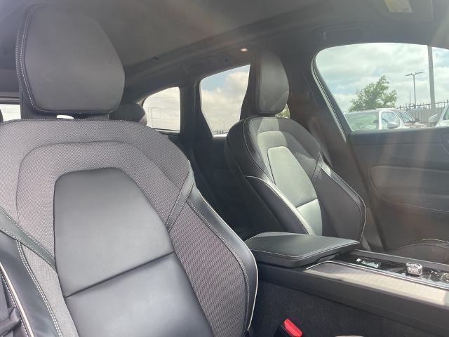 2022 Volvo XC60 Vehicle Photo in Grapevine, TX 76051