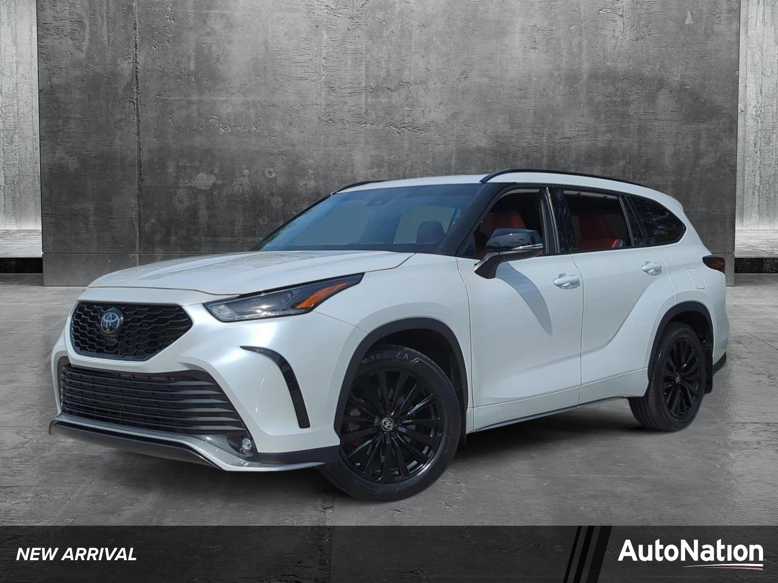 2024 Toyota Highlander Vehicle Photo in Ft. Myers, FL 33907