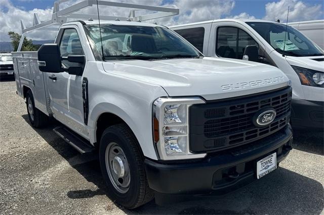 2025 Ford F-350 Super Duty Chassis Cab