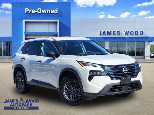 2024 Nissan Rogue Vehicle Photo in DENTON, TX 76210-9321
