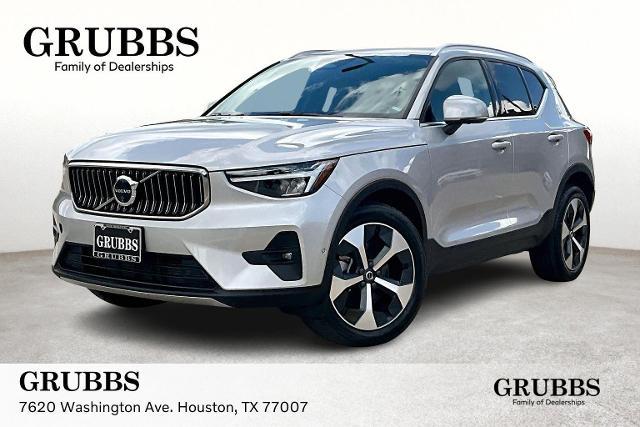 2025 Volvo XC40 Vehicle Photo in Houston, TX 77007