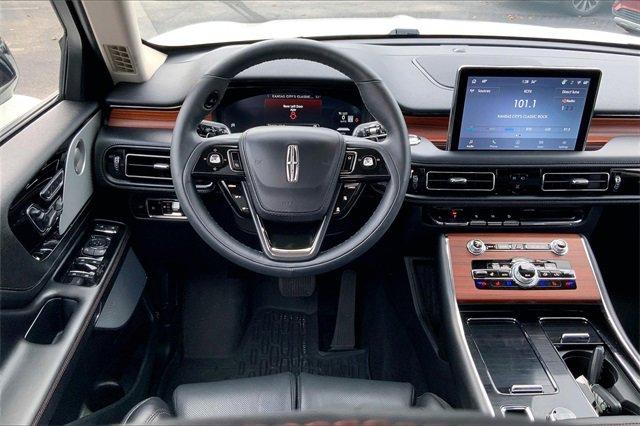 2024 Lincoln Aviator Vehicle Photo in INDEPENDENCE, MO 64055-1314