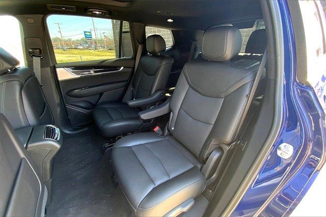 2024 Cadillac XT6 Vehicle Photo in KANSAS CITY, MO 64114-4545