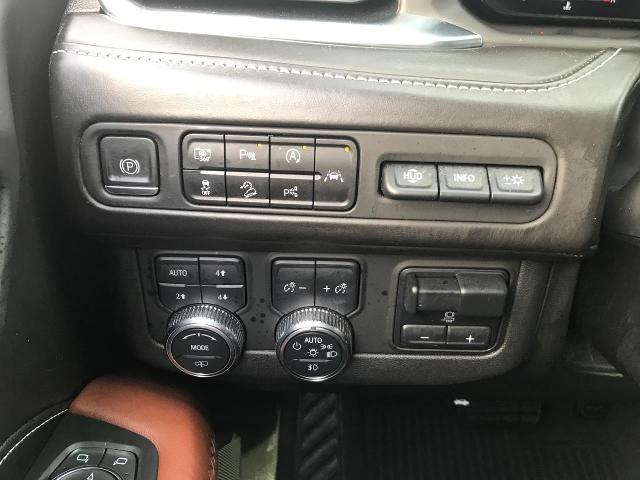2023 GMC Yukon XL Vehicle Photo in GREEN BAY, WI 54303-3330