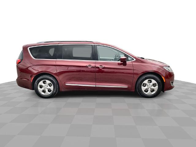 2017 Chrysler Pacifica Vehicle Photo in WILLIAMSVILLE, NY 14221-2883