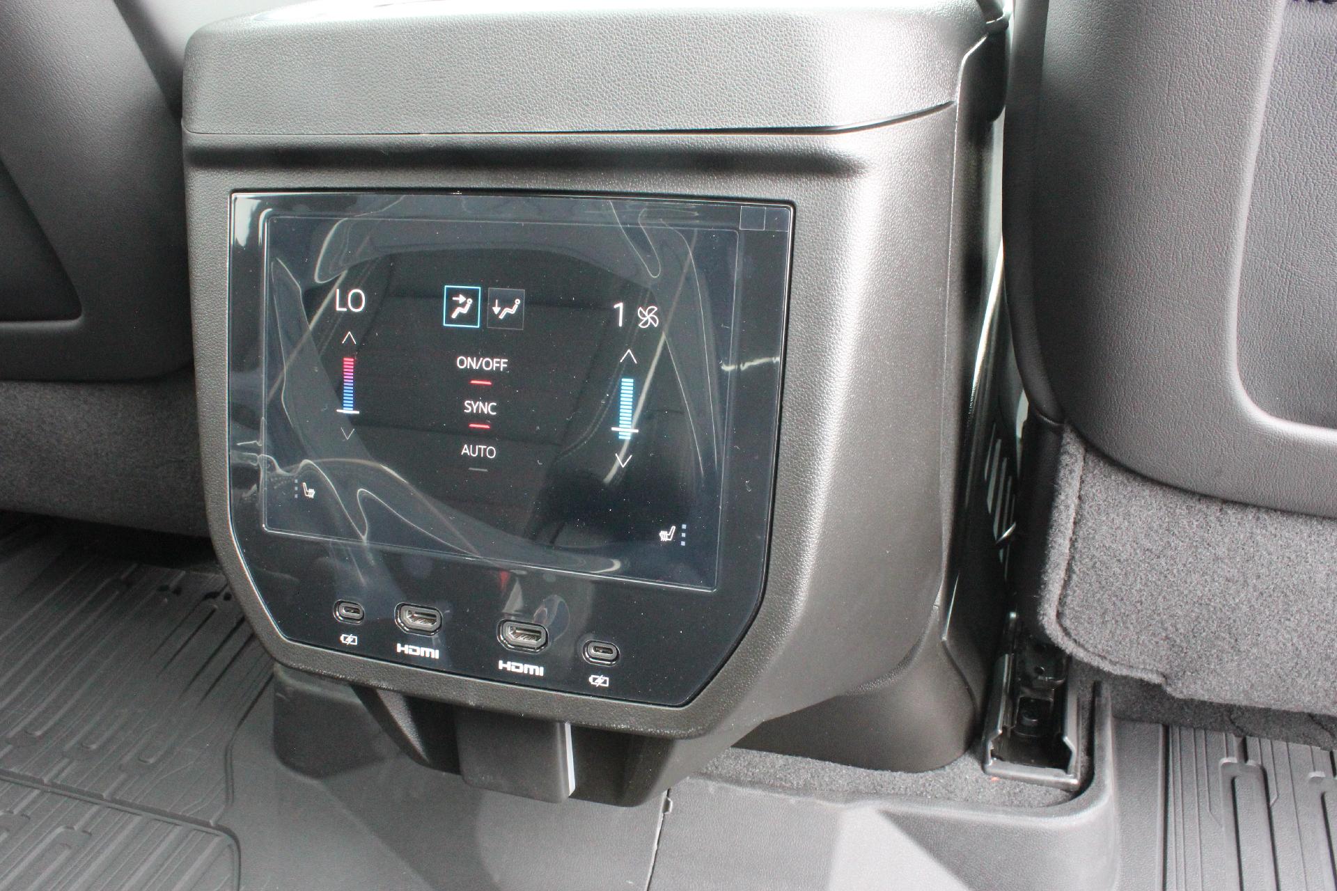 2025 GMC Yukon XL Vehicle Photo in AURORA, CO 80012-4011