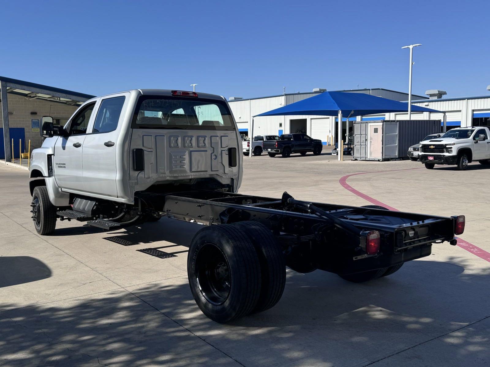2024 Chevrolet Silverado 5500 HD Vehicle Photo in GEORGETOWN, TX 78626-7508