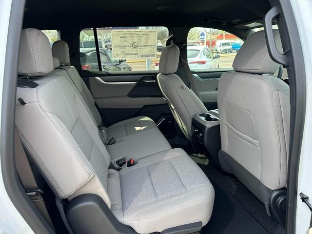 2025 GMC Acadia Vehicle Photo in COLUMBIA, MO 65203-3903