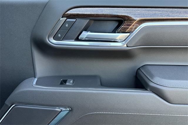 2025 GMC Sierra 1500 Vehicle Photo in ELK GROVE, CA 95757-8703