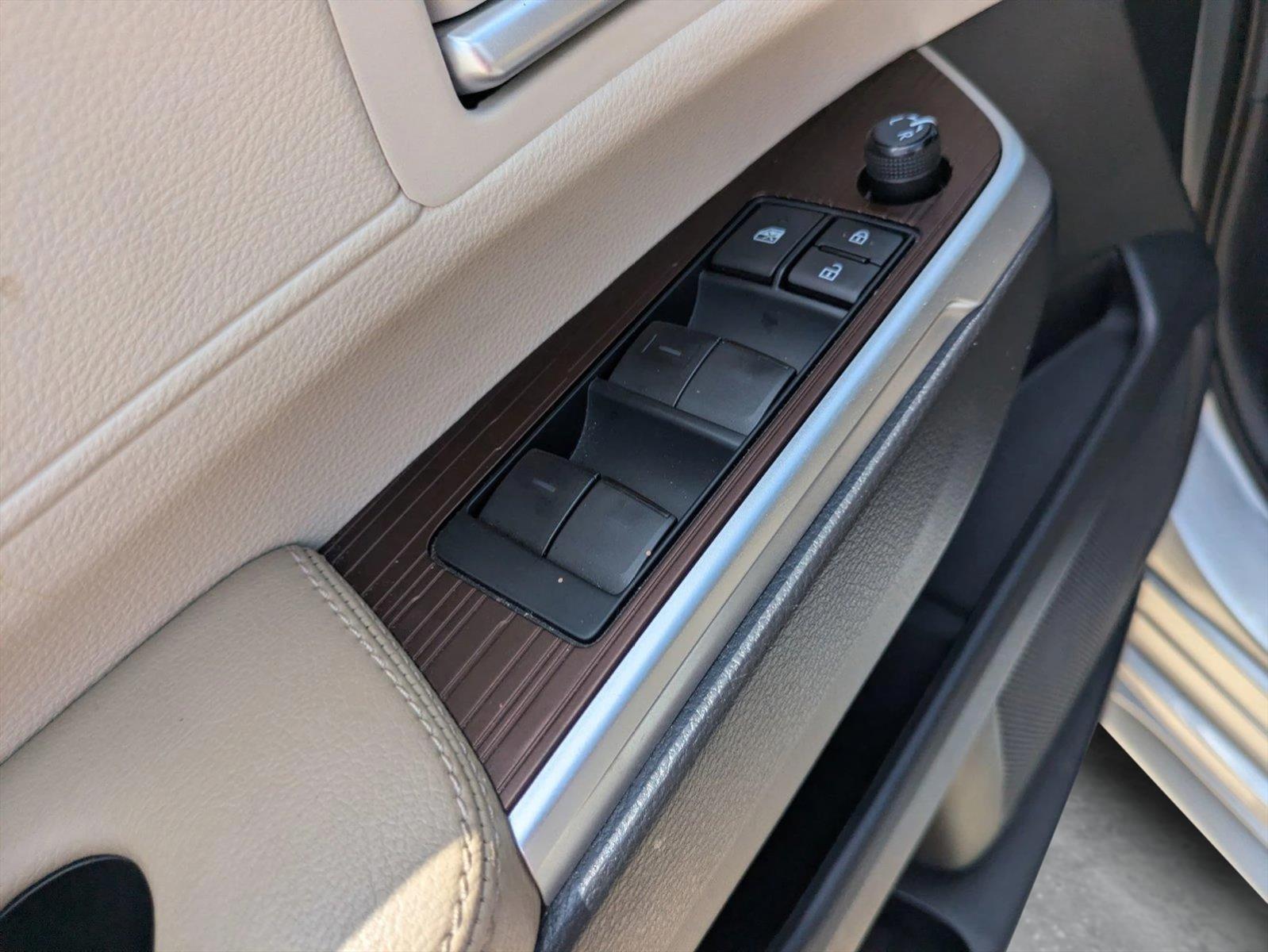 2023 Toyota Sienna Vehicle Photo in Winter Park, FL 32792