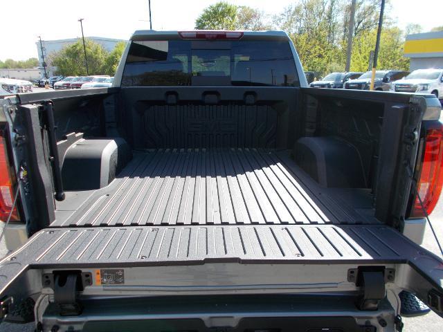 2025 GMC Sierra 1500 Vehicle Photo in LOWELL, MA 01852-4336