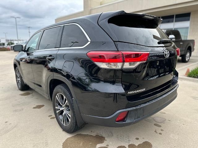 2017 Toyota Highlander Vehicle Photo in Grapevine, TX 76051