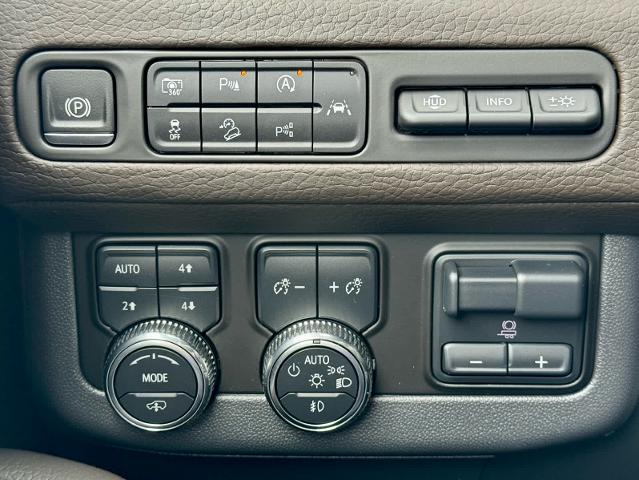 2024 GMC Yukon XL Vehicle Photo in DALLAS, TX 75209-3016