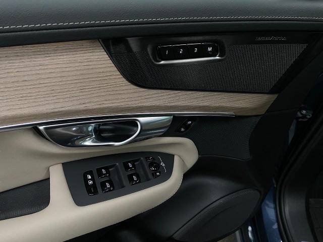 2025 Volvo XC90 Plug-In Hybrid Vehicle Photo in Appleton, WI 54913