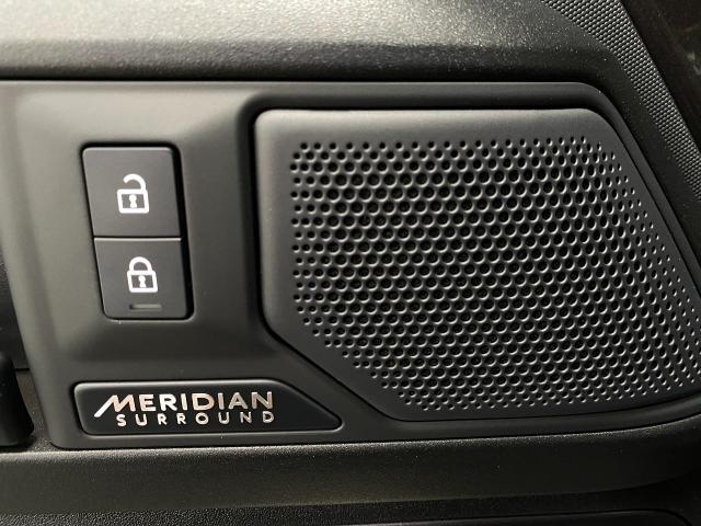 2025 Defender Vehicle Photo in Appleton, WI 54913