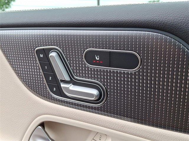 2022 Mercedes-Benz GLB Vehicle Photo in Willow Grove, PA 19090
