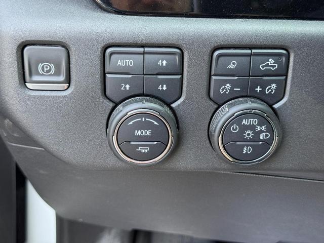 2023 Chevrolet Silverado 1500 Vehicle Photo in COLUMBIA, MO 65203-3903