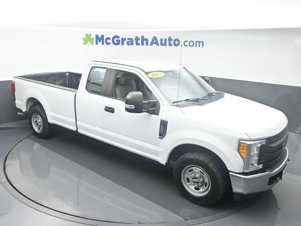 2017 Ford Super Duty F-250 SRW Vehicle Photo in Cedar Rapids, IA 52402