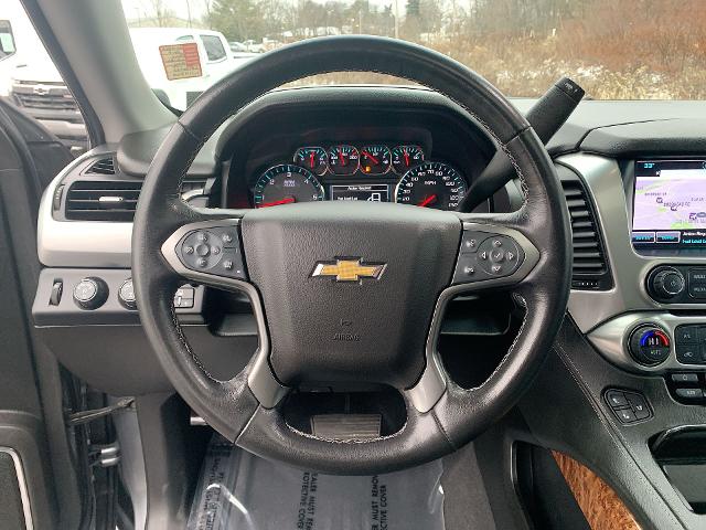 2019 Chevrolet Suburban Vehicle Photo in MOON TOWNSHIP, PA 15108-2571